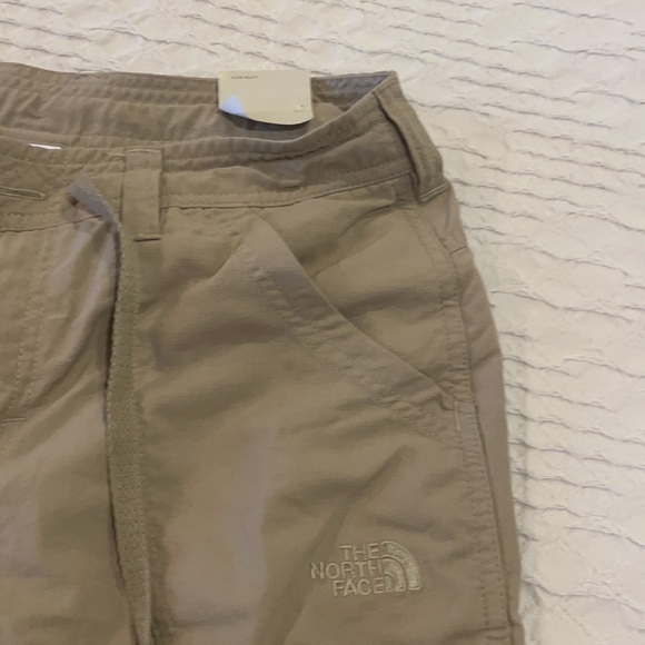 The North Face Relaxed Fit W Horizon Betty Capris in color Dune Beige - Picture 4 of 6